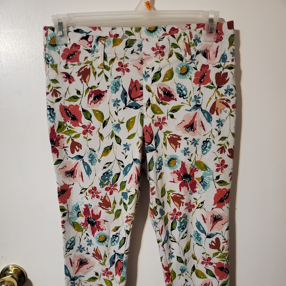 Flower capris